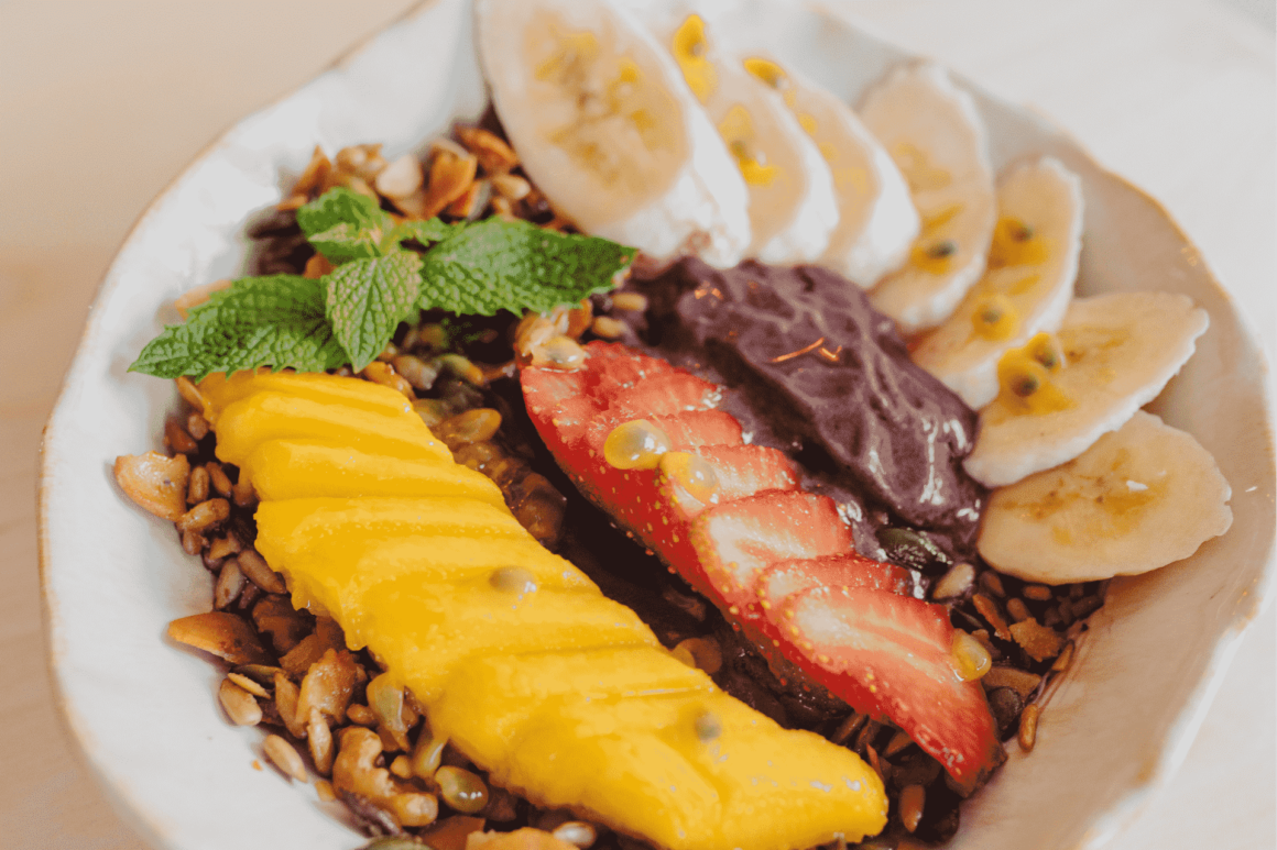 Fruta ou café? Ambos