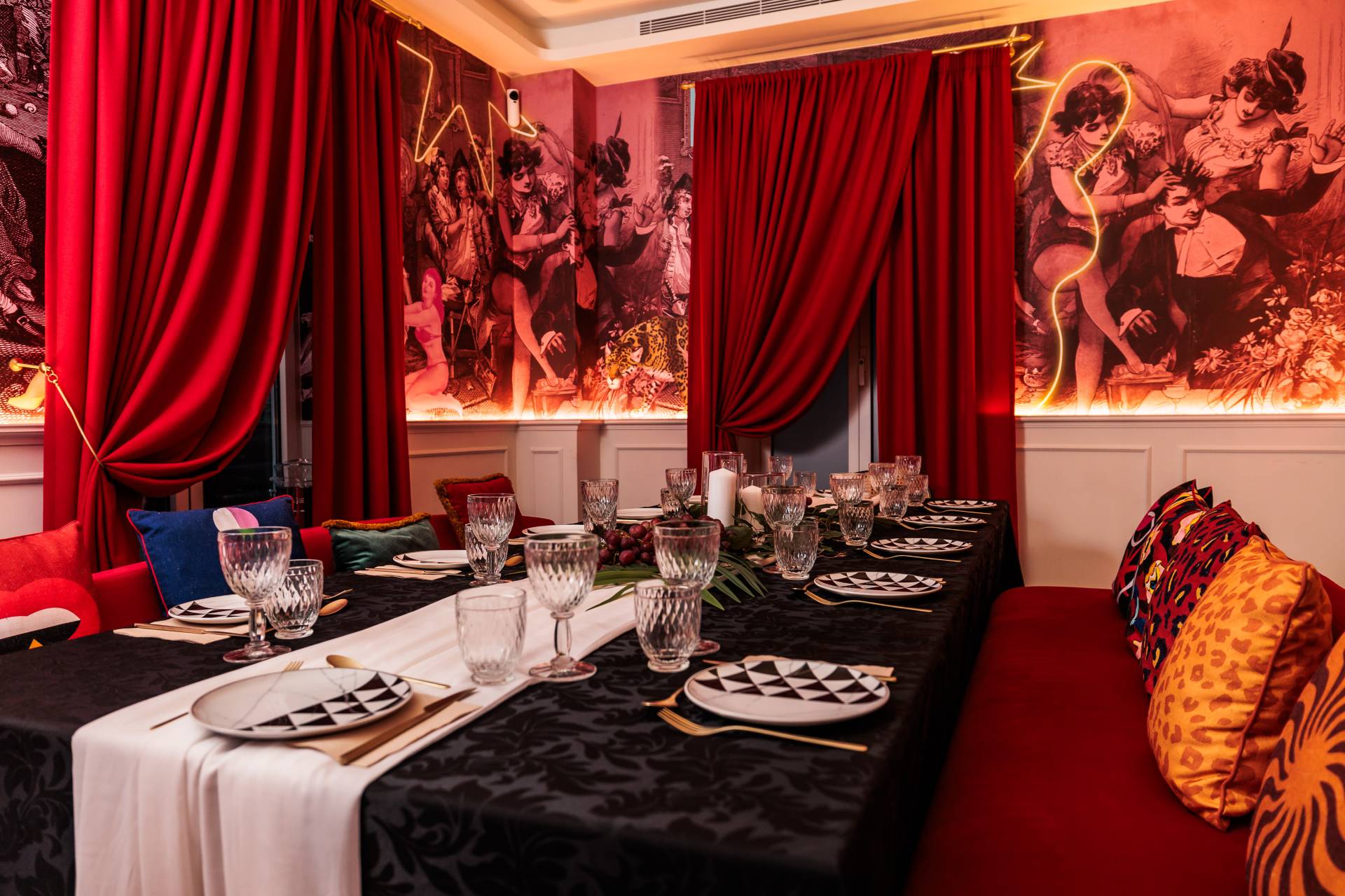 Este angels fecha o bar para eventos intimistas