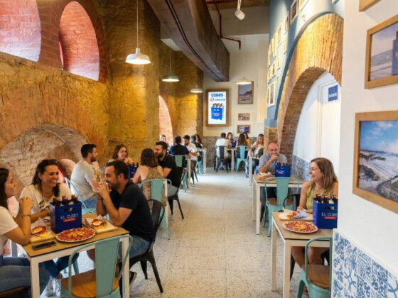 O espírito do sul serve tapas e cerveja