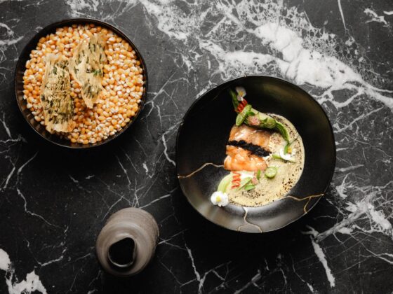 Peixe em cinza e gelado de pau santo? Este gastrobar é uma (boa) provocação