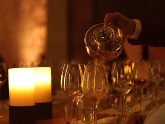 Quando o chá e o vinho se encontram ao jantar