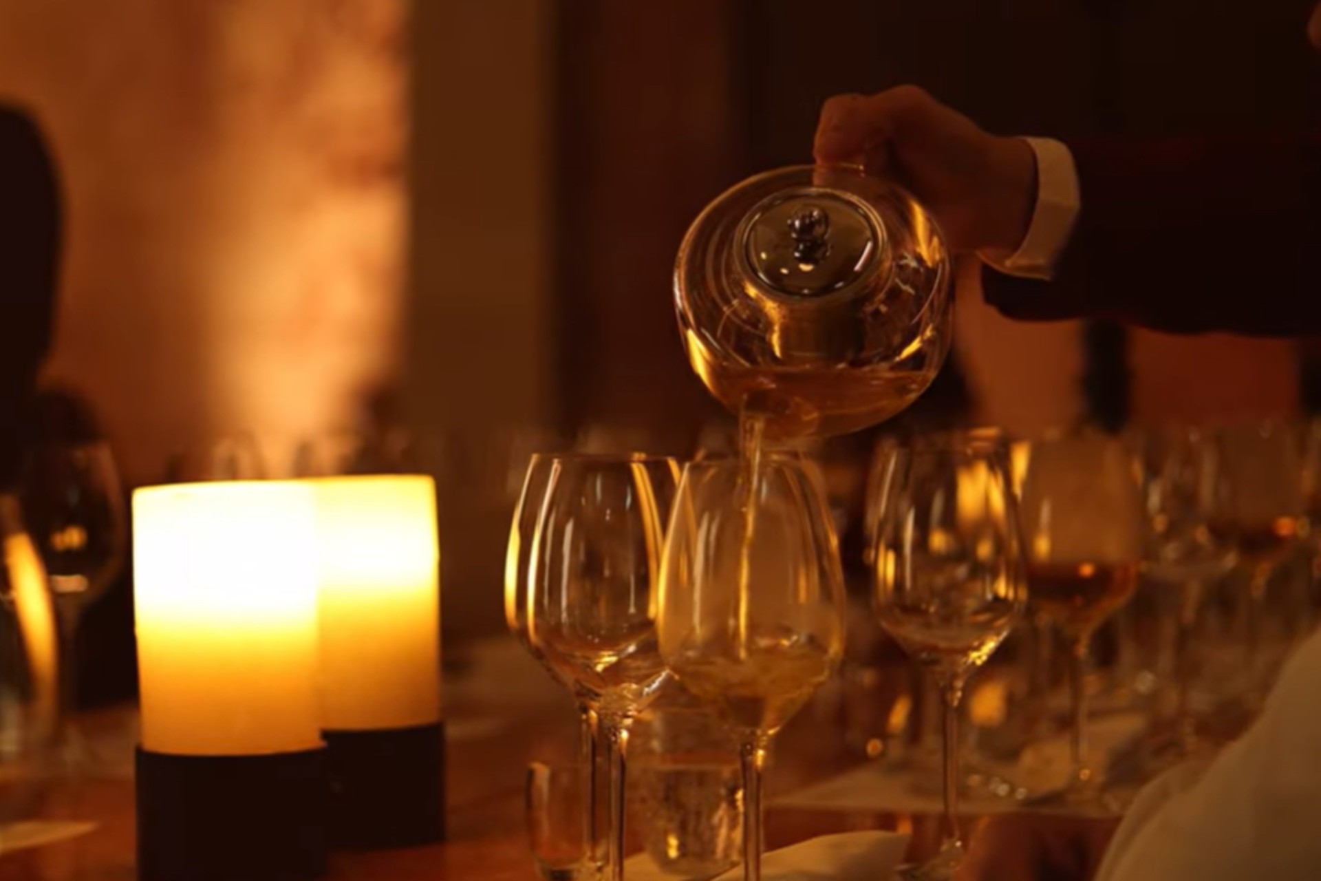 Quando o chá e o vinho se encontram ao jantar