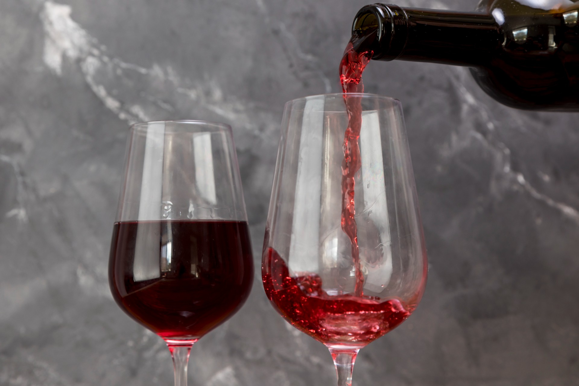 Fique de copo nestes vinhos