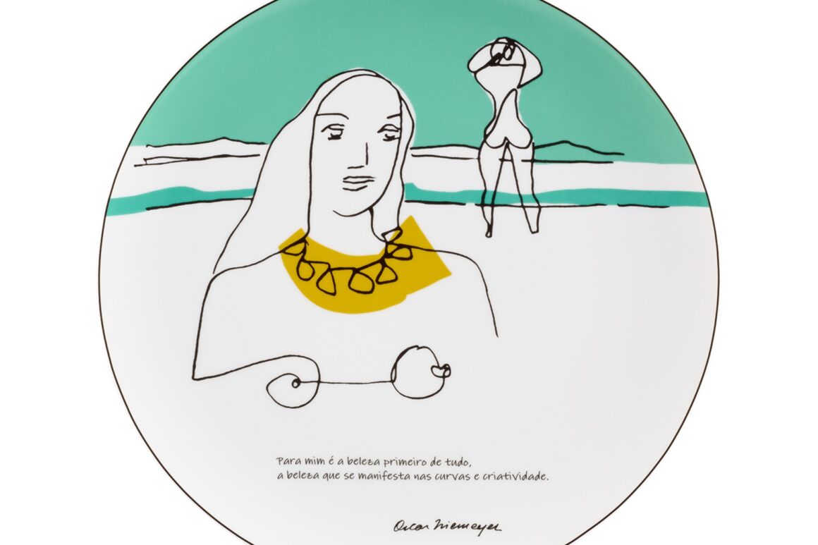 As curvas femininas ilustram-se em porcelana